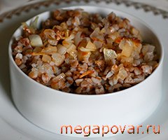 Фото блюда к рецепту Каша гречневая со шпиком и луком
