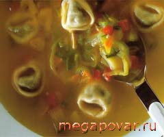 Суп овощной с тортеллини (пельменями)