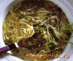 Фото блюда к рецепту Суп из трав с вермишелью