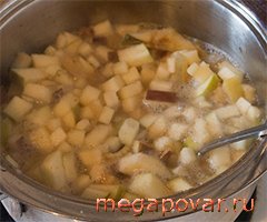 Фото блюда к рецепту Компот из яблок с ромашкой