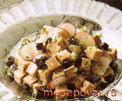 Фото блюда к рецепту Мясной салат с гренками