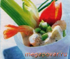 Фото блюда к рецепту Креветочный коктейль с сельдереем и грибами