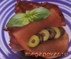 Фото блюда к рецепту Канапе с филеем и базиликовым маслом